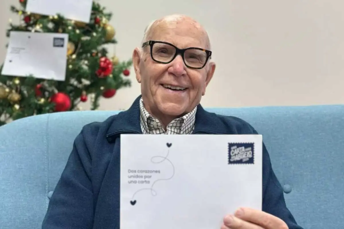 Cartas contra la soledad: una iniciativa que acompaña a adultos mayores en fiestas decembrinas