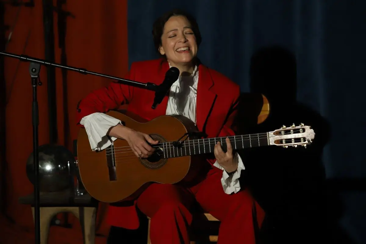 Natalia Lafourcade comparte que se convirtió en madre