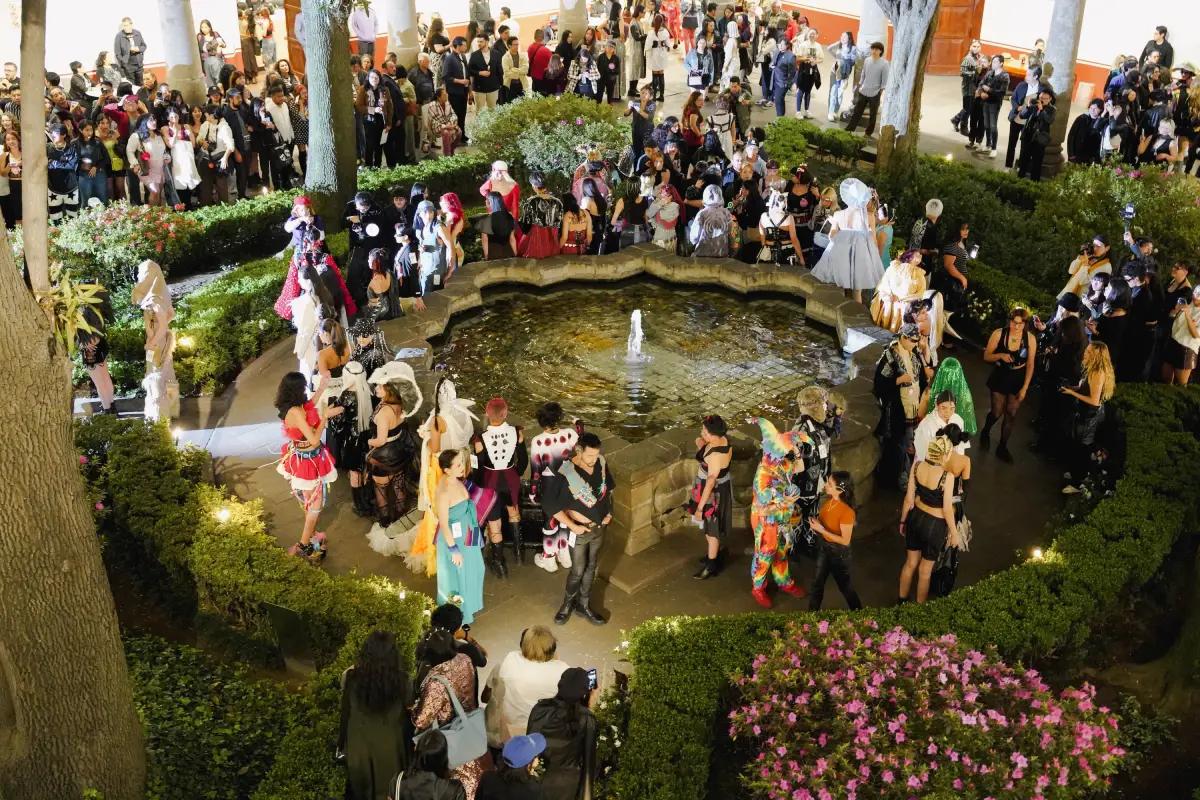 El Museo Franz Mayer se olvida del “shhh” y las prohibiciones a los smartphones