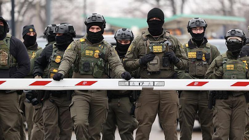 Por qué la Patrulla Fronteriza de EU está actuando lejos de la frontera y qué papel tuvo en la muerte de Alex Pretti en Mineápolis