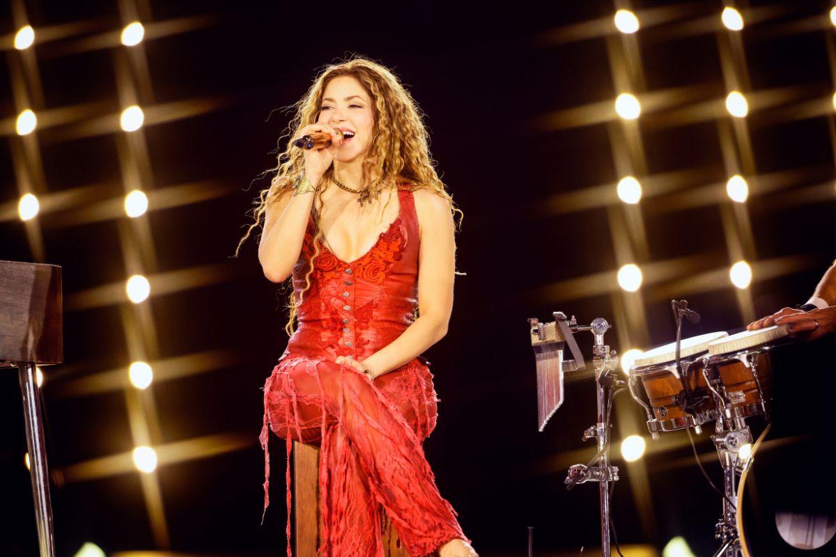 Shakira tiene la gira latina más exitosa y rompe Récord Guinness; desbanca a Luis Miguel