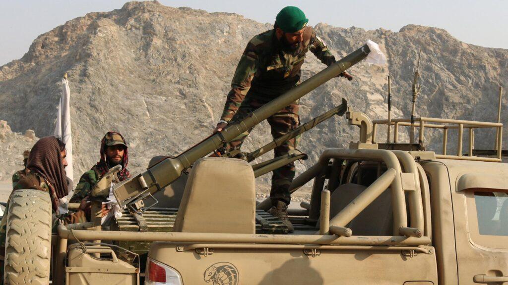 5 claves para entender la “guerra abierta” entre Pakistán y Afganistán y qué tiene que ver con ella el Talibán