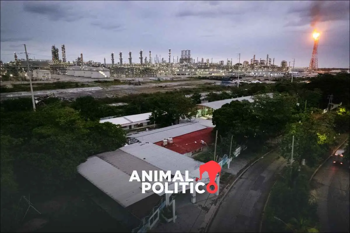 Refinería Dos Bocas, un riesgo para alumnos de dos escuelas; familias exigen reubicación inmediata